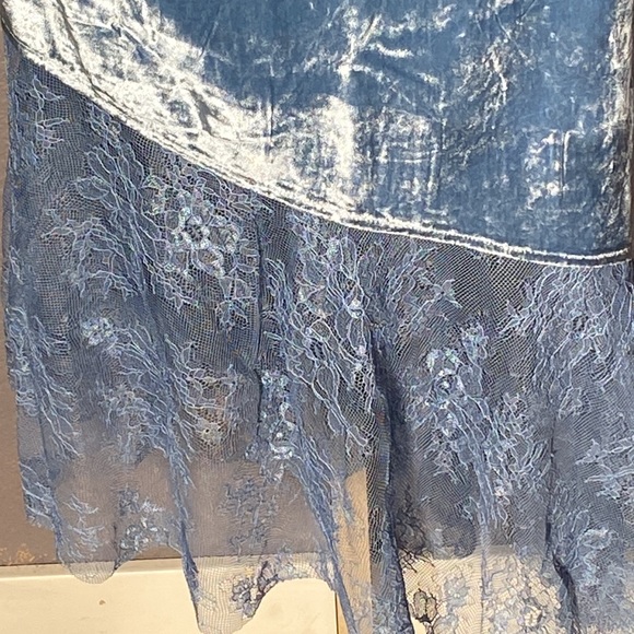 FREE PEOPLE - NWT - skirt: ‘My Lacey’ angled lined blue velvet w lace hem - 10 - Picture 4 of 16